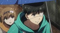 Tokio Ghoul – Während Hinami (l.) einen Schicksalsschlag hinnehmen muss, geht Kaneki (r.) einen Schritt weiter zum vollkommenen Ghoul-Dasein ...