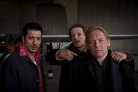 Nachtschicht – Özbek (Fahri Yardim, l.), Weber (Alexander Scheer, M.) und Petry (Ben Becker, r.).