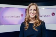 Planet Wissen – Moderatorin Carolin Matzko.