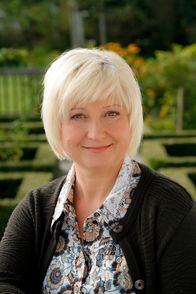 Die Rosenheim-Cops – Claudia Wipplinger (Irmgard Schlesinger).