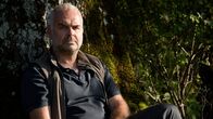 Der Bergdoktor – Der schwerkranke Rolf Bichler (Jophi Ries) kämpft mit der aussichtslosen Diagnose, die Martin ihm überbringen musste.