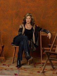Last Man Standing – (2. Staffel) - Die studierte Geologin Vanessa Baxter (Nancy Travis) steigt beruflich wieder voll ein und überlässt die Kindererziehung ihrem Mann Ed ...