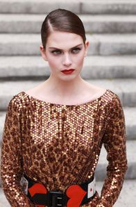 The Model – Die 16-jährige Emma (Marie Palm) will in Paris als Model durchstarten.