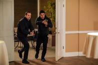 Navy CIS – Timothy McGee (Sean Murray, l.); Nick Torres (Wilmer Valderrama, r.)