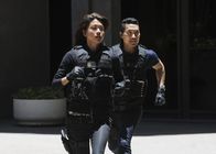 Hawaii Five-0 – Sind dem Täter dicht auf den Fersen: Kono (Grace Park, l.) und Chin (Daniel Dae Kim, r.) ...