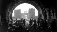 Der Zweite Weltkrieg – An der Brücke von Remagen gelingt den Alliierten im März 1945 der Übergang über den Rhein.