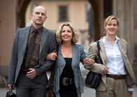 Alles was Recht ist: Sein oder Nichtsein – Ein starkes Trio: Richterin Lena Kalbach (Michaela May, Mitte), mit ihrer Tochter, der Staatsanwältin Nike (Anna Schudt) und dem Rechtsanwalt Friedrich (Götz Schubert).