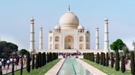 Wunderwerke der Weltgeschichte – Von Weitem wirken die vier Minarette gerade. Doch sie sind mit einer leichten Schieflage nach Außen errichtet worden – vermutlich, damit sie bei einem Einsturz nicht das Hauptgebäude beschädigen.