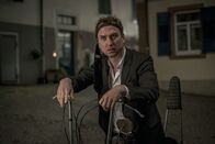 25 km/h – Christian (Lars Eidinger).
