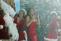 The Royals – Ein sexuelles Spielchen hat ungeahnte Konsequenzen: Helena (Elizabeth Hurley, M.) ...