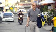 Herr Lenz reist in den Frühling – Um das Erbe seines Vaters anzutreten, reist Holger (Ulrich Tukur) nach Thailand.