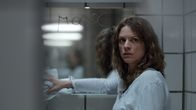neoriginal: Tabula Rasa – Mie (Veerle Baetens) weiß nicht, wem sie noch vertrauen kann. Sind ihre Erinnerungen real oder pure Phantasie?