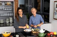Krause kommt! – Heute taucht Pierre in eine andere Welt ein - und zwar in Sallys Welt. Durch den gleichnamigen YouTube-Kanal wurde Sally Özcan zur erfolgreichsten YouTuberin Deutschlands im Bereich Kochen und Backen.