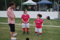 Reporter Spezial – Donat (l.) mit Bettina und Christine am Fussballturnier für Kleinwüchsige in Freienbach