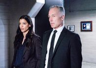 S.W.A.T. – Jessica Cortez (Stephanie Sigman) und Robert Hicks (Patrick St. Esprit) Die Verwendung des sendungsbezogenen Materials ist nur mit dem Hinweis und Verlinkung auf RTL+ gestattet.; Jessica Cortez (Stephanie Sigman) und Robert Hicks (Patrick St. Esprit) Die Verwendung des sendungsbezogenen Materials ist nur mit dem Hinweis und Verlinkung auf RTL+ gestattet.