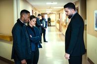 FBI: Special Crime Unit – Maggie Bell (Missy Peregrym, l.); Omar Adom OA Zidan (Zeeko Zaki, r.)