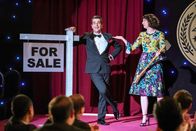 Modern Family – Ty Burrell (Phil Dunphy), Kristen Studard (Eunice).