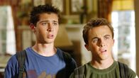 Malcolm mittendrin – Von links nach rechts: Reese (Justin Berfield) und Malcolm (Frankie Muniz).