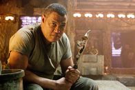 Predators – Noland (Laurence Fishburne) lebt und überlebt schon seit geraumer Zeit auf dem Planeten. Als er den unglücklichen Neuankömmlingen seine Hilfe anbietet, ahnt niemand, dass auch er ein Wolf im Schafspelz ist ...