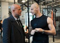 Der Kriminalist – Ermittlungen im Fitness-Studio: Christian Berkel als Bruno Schumann, Simon Licht als Oliver Fromme