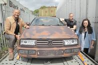 Kultautos - Die Auto-Retter – L-R: Fuzz Townshend und Tim Shaw und Nominator Kristina Karmann