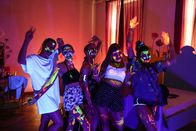 Die Mädchen-WG - Im Schloss am See – Partytime mit Neonfarben - die fünf Mädchen bringen die Schlossmauern zum Wanken!