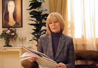 Sturm der Liebe – ARD STURM DER LIEBE FOLGE 1234 Uhr im ERSTEN. Charlotte (Mona Seefried) freut sich, dass die Zeitung über ihre gelungene Charity-Veranstaltung berichtet.