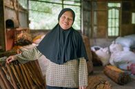 Märkte der Welt – Alle Gewürze stammen aus der Region. Ibu Julimar ist Zimtproduzentin.