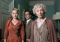 Miss Marple – v.l.n.r.: Gwenda Halliday (Sophia Myles), Hugh Hornbeam (Aidan McArdle) und Miss Marple (Geraldine McEwan).