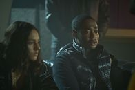 The Outlaws – Christian (Gamba Cole) und Rani (Rhianne Barreto) geraten tiefer ins Drogen-Geschäft als ihnen lieb ist.