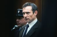 Der Goldman-Prozess (ARTE) – Paris, 1976: Der linksradikale Aktivist Pierre Goldman (Arieh Worthalter), Sohn polnisch-jüdischer Immigranten und Widerständler, steht zum zweiten Mal vor Gericht. Schon bald wird er durch den öffentlichkeitswirksamen Prozess zur Symbolfigur.