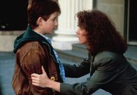 Big – Susan (Elizabeth Perkins, r.) kann einfach nicht glauben, was ihr der kleine Billy (Jared Rushton, l.) gerade erzählt ...