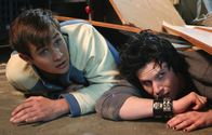 Final Destination 3 – Der Tod stellt ihnen heimtückische Fallen: Kevin (Ryan Merriman, r.) und Ian (Kris Lemche, l.) ...