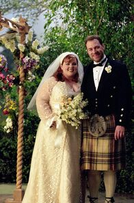 Gilmore Girls – Während die Nerven von Sookie (Melissa McCarthy, l.) und Jackson (Jackson Douglas, r.) kurz vor der Hochzeit blank liegen, findet sich Lorelai plötzlich in einem Wirrwarr der Gefühle wieder ...