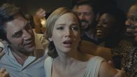 mother! – Him (Javier Bardem, l.); Mother (Jennifer Lawrence, Mitte)
