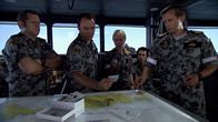 Sea Patrol – Lisa McCune als Lieutenant Kate McGregor (2.v.r.), Ian Stenlake alsmLieutenant Commander Mike Flyn (r.)