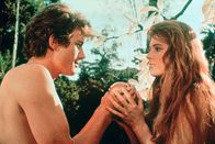 Die Bibel – Adam (Michael Parks) und Eva (Ulla Bergryd) mit der verbotenen Frucht kurz vor ihrer Vertreibung aus dem Garten Eden.