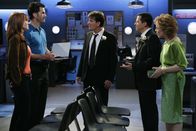 Two and a Half Men – v.l.) und Sloane (Jamie Rose, l.) hinter eine erschreckende Wahrheit ...