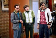 The Big Bang Theory – (v.li.) Johnny Galecki (Leonard), Simon Helberg (Howard), Kunal Nayyar (Rajesh).