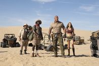 Jumanji: The Next Level – (v.l.n.r.) Prof. Sheldon "Shelly" Oberon (Jack Black); Franklin "Mouse" Finbar (Kevin Hart); Dr. Smolder Bravestone (Dwayne Johnson); Ruby Roundhouse (Karen Gillan)