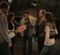 How I Met Your Mother – L-R: Marshall (Jason Segel), Lily (Alyson Hannigan), Ted (Josh Radnor), Barney (Neil Patrick Harris) und Robin (Cobie Smulders)