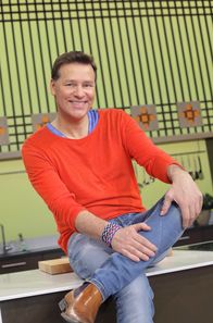 ARD-Buffet – Moderator Holger Wienpahl.