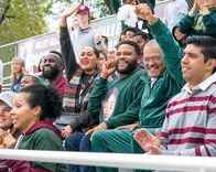 Black-ish – (v.li.): Terrence Terrell (Ben), Tracee Ellis Ross (Rainbow ‚Bow‘ Johnson), Anthony Anderson (Andre ‚Dre‘ Johnson), Laurence Fishburne (Pops).