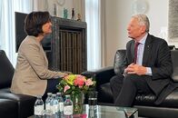 Wie gut ist unser Grundgesetz? – Das Grundgesetz für Ost und West: Sandra Maischberger im Gespräch mit dem ehemaligen Bundespräsidenten Joachim Gauck