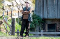 SOKO Kitzbühel – Der Bauer Ewald Hornig (Christian Strasser) hat eine Leiche auf seinem Grund gefunden.
