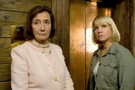 SOKO Kitzbühel – (v.li.): Gertrud Roll (Franziska Bauer), Kristina Sprenger (Karin Kofler).