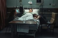 All or Nothing – (v.li.) Alison Garland (Rachel Bassett), Timothy Spall (Phil Bassett), Lesley Manville (Penny Bassett).