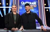 Quizduell-Olymp – Die Kandidat:innen des Teams "Glasperlen": die Musikerin Carolin Niemczyk (l.) und der Musiker Daniel Grunenberg (l.).