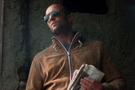 Killer Elite – Nichts ist, wie es zunächst scheint, das muss auch der Auftragskiller Danny Bryce (Jason Statham) schließlich erkennen ...