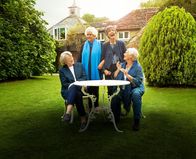Tea with the Dames – L-R: Maggie Smith, Joan Plowright, Eileen Atkins und Judi Dench